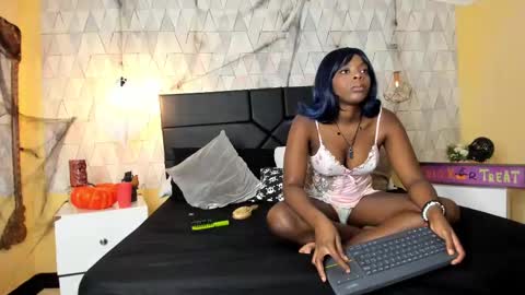 Snapshot of oliiviagarciaa chatting on October 21, 7:40 pm OliiviaGarciaa online show from October 21, 7:40 pm