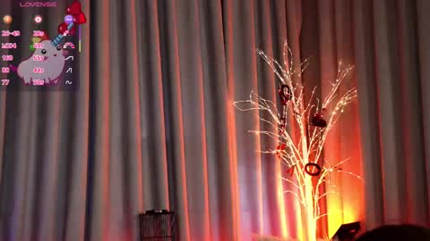 Snapshot of olivia_devis chatting on March 1, 6:24 am SaraConor online show from March 1, 6:24 am