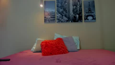 Olivia online show from February 9, 6:16 pm