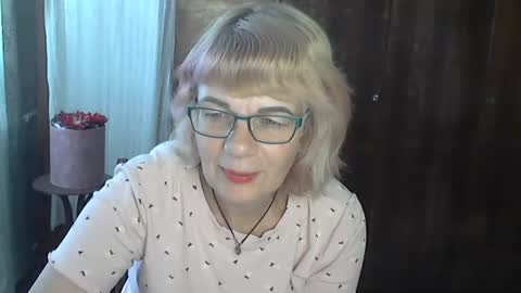 Olivia Mia online show from July 24, 10:24 am