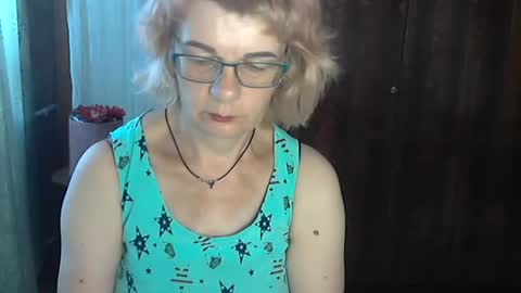 Olivia Mia online show from August 8, 10:45 am