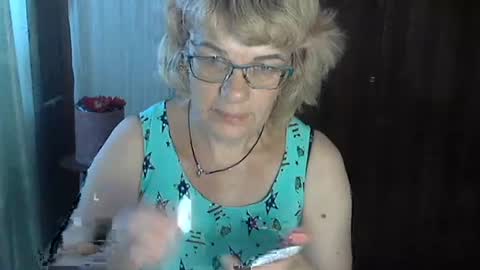 Olivia Mia online show from August 7, 9:27 am