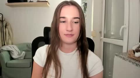 Oliwiaa2004 online show from December 22, 10:02 pm