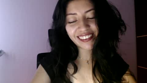 oliviaaa__ online show from July 8, 5:26 pm
