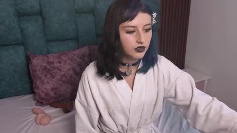 oliviabonnie online show from February 17, 7:02 pm