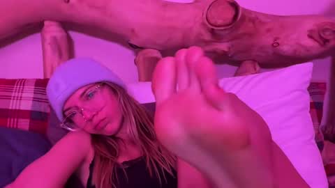 Olivia online show from February 25, 3:20 am