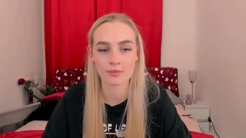 Snapshot of oliviahappy chatting on February 20, 9:42 pm oliviaBeauty online show from February 20, 9:42 pm