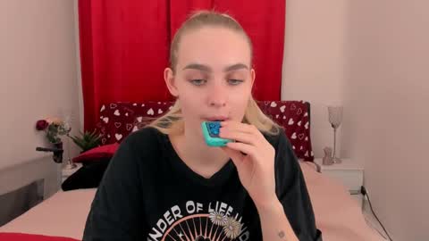 Snapshot of oliviahappy chatting on January 29, 10:11 pm oliviaBeauty online show from January 29, 10:11 pm