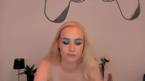 Snapshot of oliviahappy chatting on September 11, 9:37 pm oliviaBeauty online show from September 11, 9:37 pm