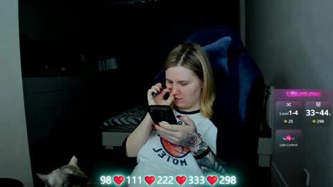 . online show from April 11, 6:30 am