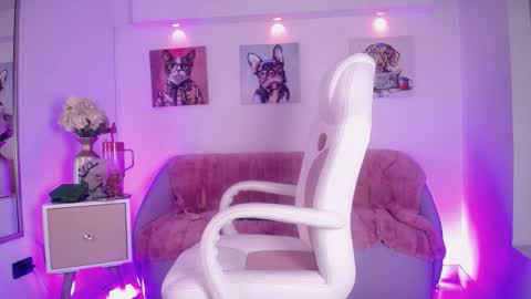 Olivia online show from November 18, 11:55 am