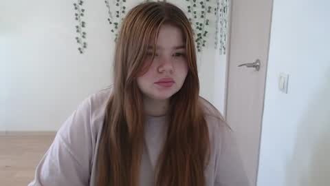  MellY  online show from June 25, 7:02 am