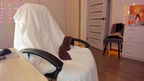 Ophelia online show from February 21, 7:53 am