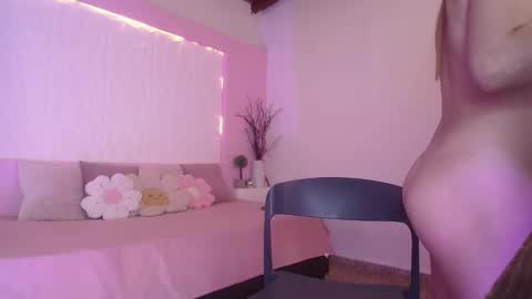 Ora Larson online show from October 12, 12:07 pm