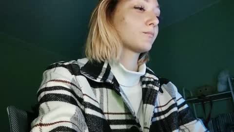 Melani  online show from March 5, 3:29 pm