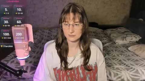 Leliana online show from April 13, 9:10 am