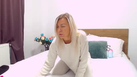 PAMEL ISSY online show from January 12, 11:07 am