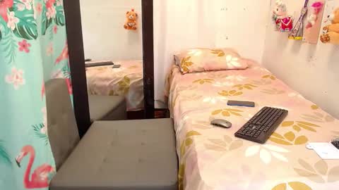 Snapshot of pamela_vasquez chatting on October 19, 3:03 pm diana online show from October 19, 3:03 pm