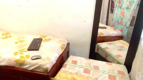 Snapshot of pamela_vasquez chatting on September 13, 5:21 pm diana online show from September 13, 5:21 pm