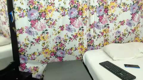 Snapshot of pamela_vasquez chatting on January 20, 6:32 pm diana online show from January 20, 6:32 pm