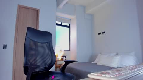 Snapshot of pao_thebigclit chatting on February 22, 10:37 pm Paolita online show from February 22, 10:37 pm