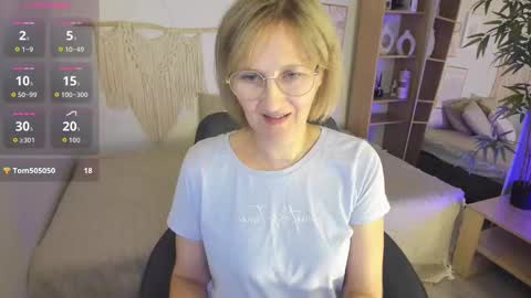 Snapshot of paris_cherry chatting on September 17, 8:29 pm Paris online show from September 17, 8:29 pm