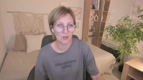 Snapshot of paris_cherry chatting on October 26, 8:26 pm Paris online show from October 26, 8:26 pm