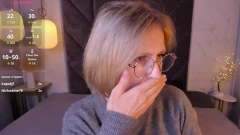 Snapshot of paris_cherry chatting on September 29, 8:47 pm Paris online show from September 29, 8:47 pm