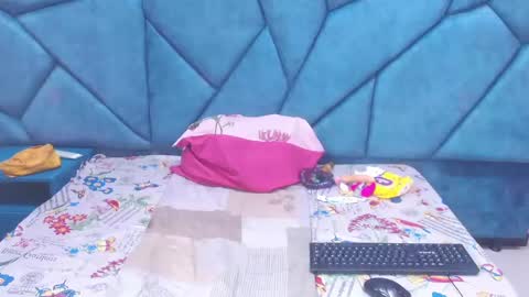 paris_squirtt online show from March 5, 8:23 pm