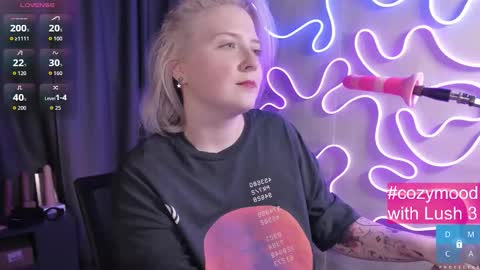 Snapshot of passion_luna chatting on October 5, 7:02 am LunaAlan online show from October 5, 7:02 am