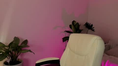    online show from April 5, 1:37 am