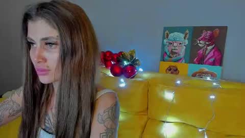 Snapshot of patricia_cox chatting on December 15, 9:42 pm Patricia GMT2 Wed-Thu 5-11am Sat-Mon 5-11am online show from December 15, 9:42 pm