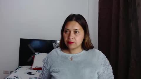 Snapshot of paula_anderson chatting on September 13, 5:37 am PAULA online show from September 13, 5:37 am