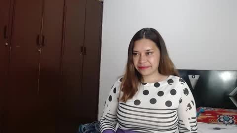 Snapshot of paula_anderson chatting on October 5, 6:07 am PAULA online show from October 5, 6:07 am