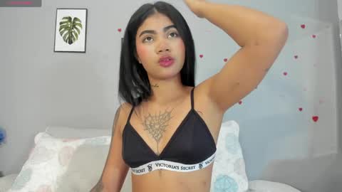 Pau online show from April 19, 3:34 pm