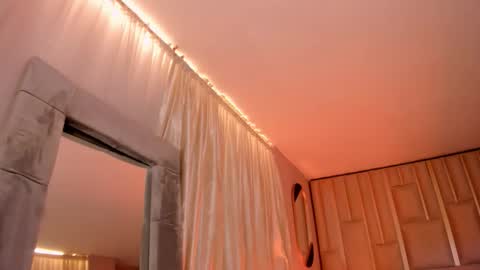 Paulina Santos  online show from January 17, 9:00 pm