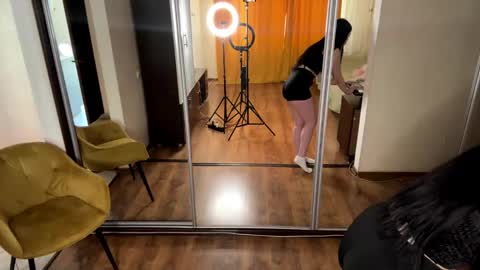 Eva online show from April 14, 9:20 am