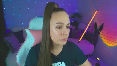 Dia  online show from October 5, 7:30 pm