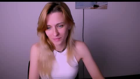 Mia online show from November 20, 6:09 pm