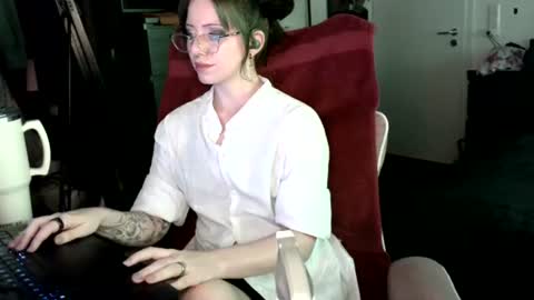 Persephone online show from August 1, 12:07 pm