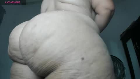 Snapshot of pervertt_mommy chatting on January 19, 8:51 pm  Alexandra  online show from January 19, 8:51 pm