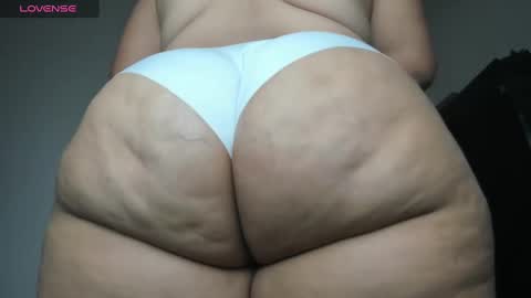 Snapshot of pervertt_mommy chatting on January 11, 8:54 pm  Alexandra  online show from January 11, 8:54 pm