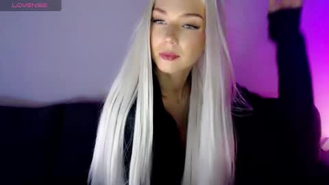 Isabella online show from March 4, 8:13 am