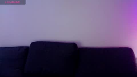 Isabella online show from January 30, 1:20 pm