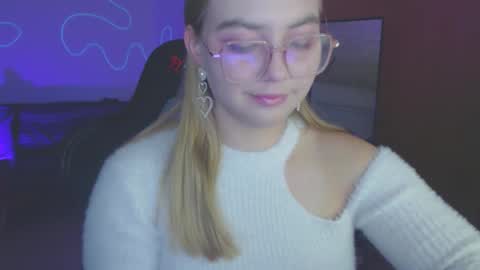 petalkiss online show from October 17, 5:16 pm