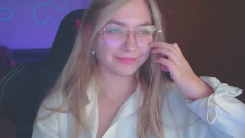 petalkiss online show from October 8, 11:53 pm