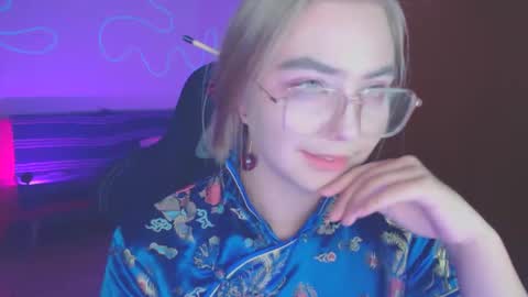 petalkiss online show from October 4, 8:13 pm