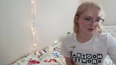 Little cupcake online show from November 17, 7:25 pm