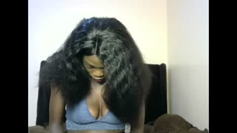 petite_lavi2 online show from February 17, 6:06 pm