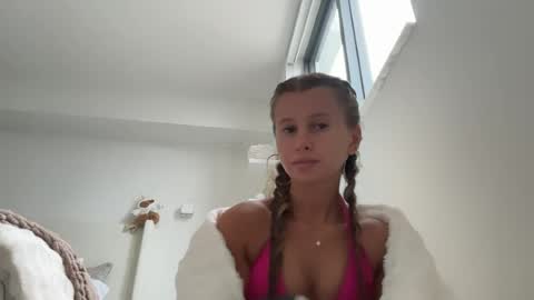 petitebaddie349 online show from July 26, 9:44 pm